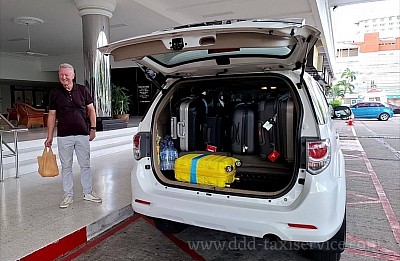 Rent a taxi to travel to other provinces